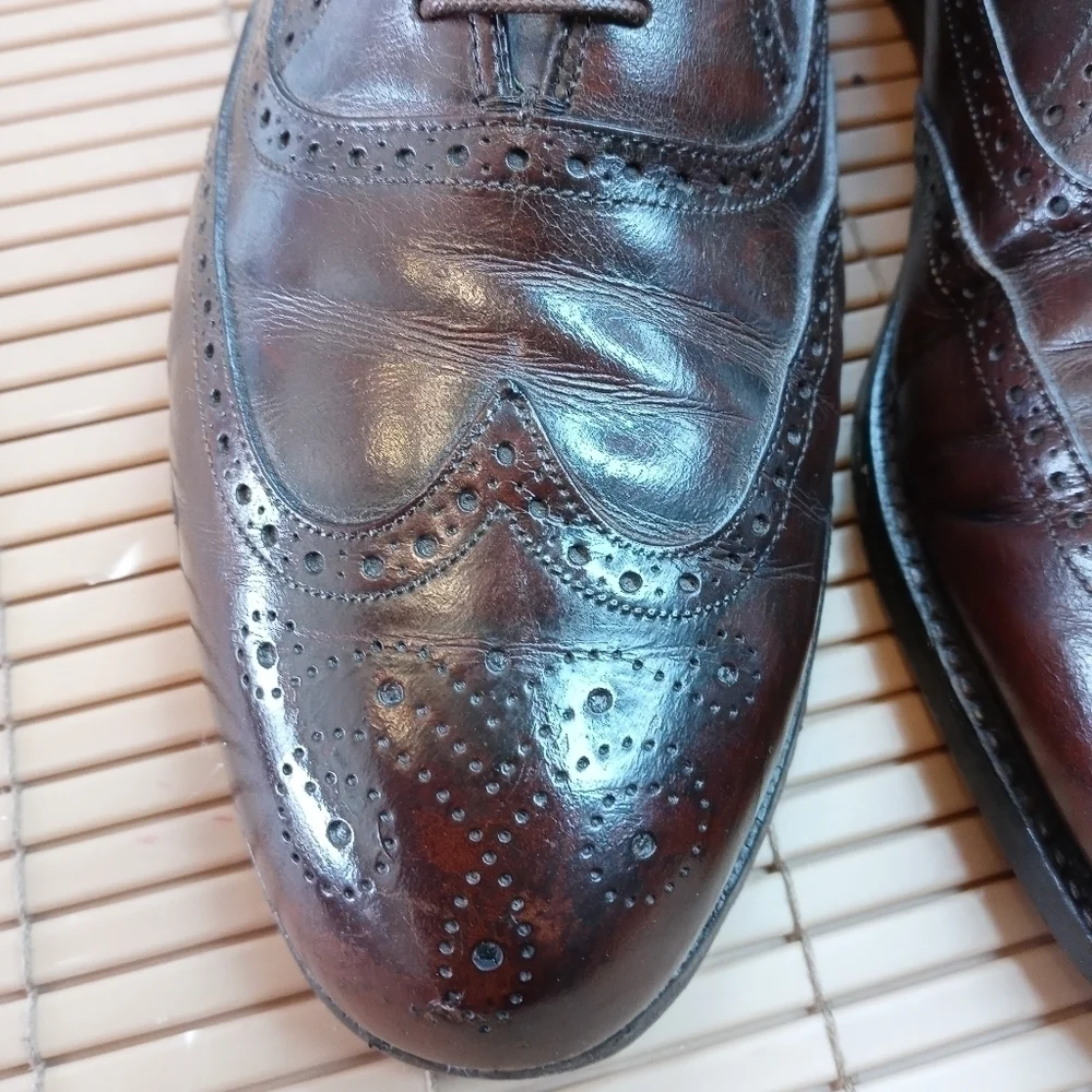 Florsheim Imperial men's brown leather wingtip Oxford. Sz 9D. 163pm